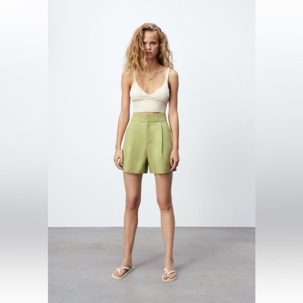 NWT Zara Linen Blend Pistachio pleated shorts, size S